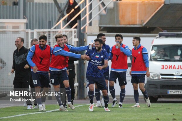 ليگ برتر فوتبال ایران گل گهر سیرجان و سپاهان اصفهان