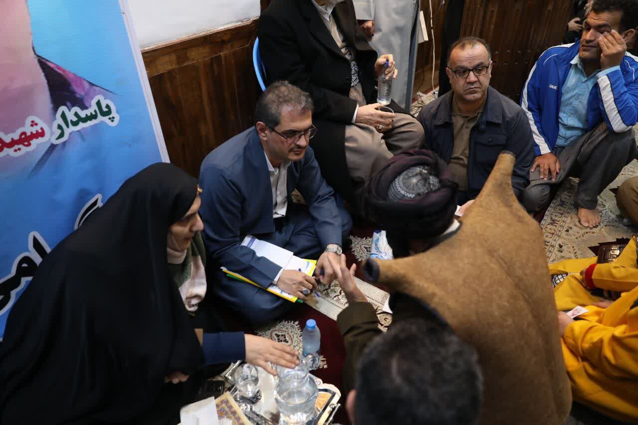 برپایی میز خدمت در مسجد جامع هورامان