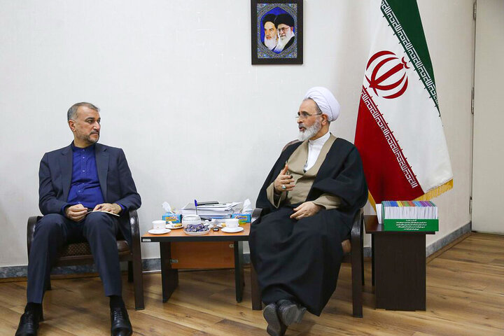 ایرانی وزیر خارجہ کی آیت اللہ اعرافی سے ملاقات