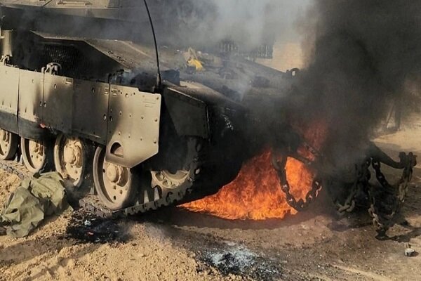 غزة...القسام تقتل 10 جنود بكمين وتدمر 20 آلية والاحتلال يوسع عملياته