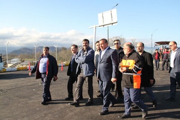 بازدید معاون وزیر راه از گذرگاه مرزی ایران و آذربایجان در آستارا بازدید معاون وزیر راه از گذرگاه مرزی ایران و آذربایجان در آستارا