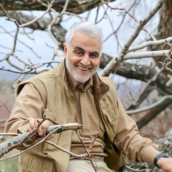 بسیاری از ساعتهای عمر حاج قاسم به شب زنده داری سپری شد