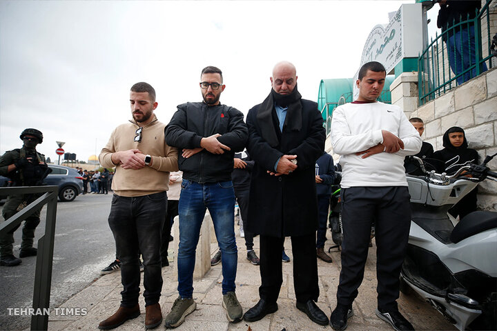 Palestinians perform Friday prayers at Al-Aqsa amid tight Israeli curbs