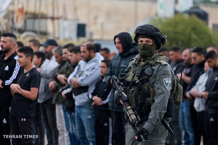 Palestinians perform Friday prayers at Al-Aqsa amid tight Israeli curbs