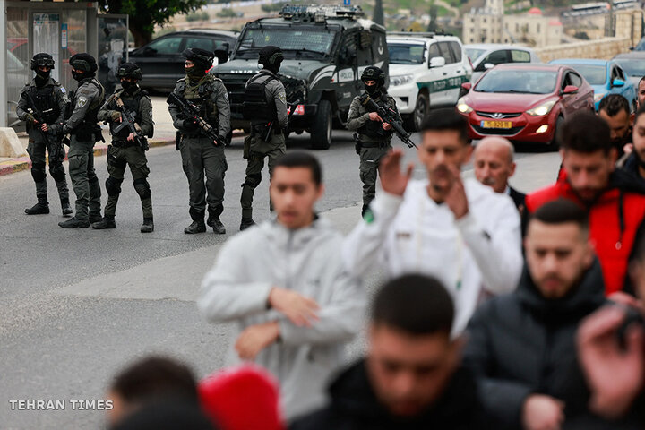 Palestinians perform Friday prayers at Al-Aqsa amid tight Israeli curbs