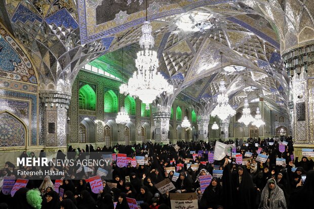 حضور باشکوه زائران و مجاوران رضوی در بزرگداشت ۹ دی