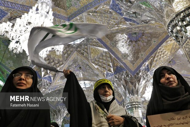 حضور باشکوه زائران و مجاوران رضوی در بزرگداشت ۹ دی