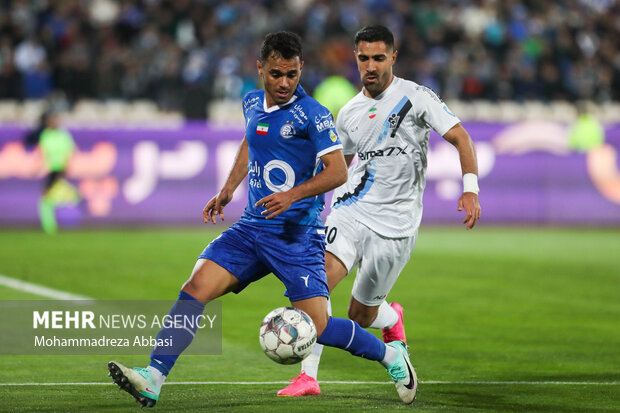 تحت فشار گذاشتن مدیریت سیاست نکونام است/ نباید به عقب بازگردیم