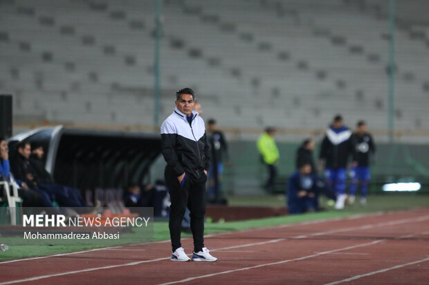 دیدار تیم های فوتبال استقلال تهران و پیکان تهران