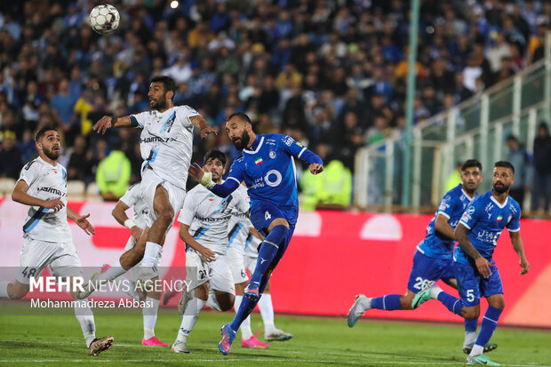 هدیه جذاب سپاهان و پرسپولیس به استقلال/ مهمان ناخوانهای دیده نشد