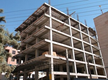 مقاوم سازی ساختمان ها باید از پروژه‌های دولتی آغاز شود