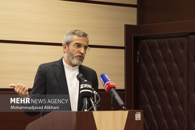 همایش به یاد مردان میدان با سخنرانی علی باقری کنی عصر امروز دوشنبه ۱۱ دی ۱۴۰۲ در دانشگاه تهران برگزار شد
