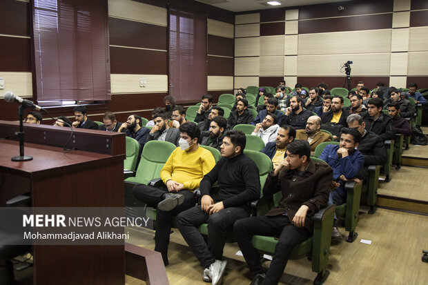 همایش به یاد مردان میدان با سخنرانی علی باقری کنی عصر امروز دوشنبه ۱۱ دی ۱۴۰۲ در دانشگاه تهران برگزار شد