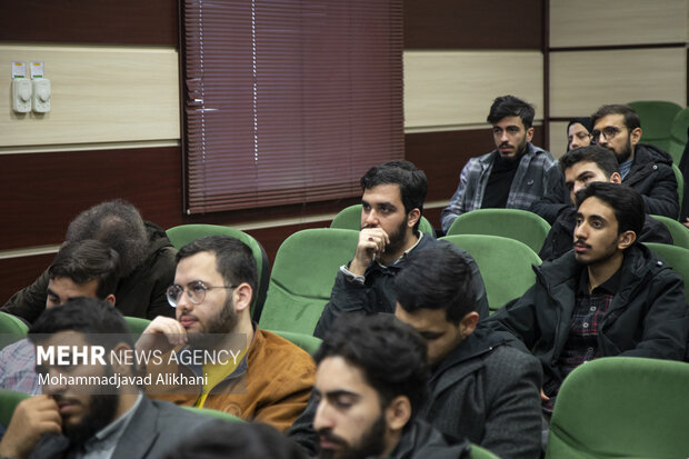 همایش به یاد مردان میدان با سخنرانی علی باقری کنی عصر امروز دوشنبه ۱۱ دی ۱۴۰۲ در دانشگاه تهران برگزار شد