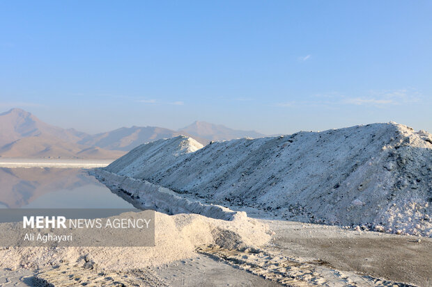 دریاچه ارومیه کمتر از ۴۰میلیون مترمکعب آب دارد؛ دولت ریالی بودجه نداد