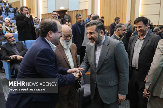 محمدمهدی اسماعیلی وزیر فرهنگ و ارشاد اسلامی در مراسم اعطای تندیس دانشگاه تهران به نمادهای مقاومت حضور دارد