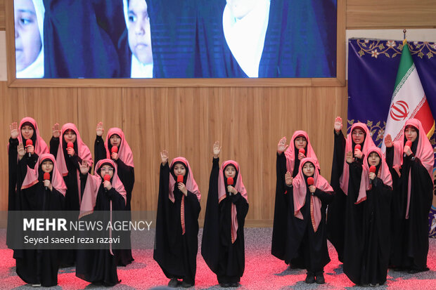 مراسم اهداء تمثال جامعة طهران لرموز المقاومة