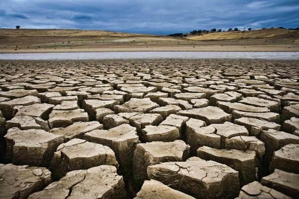 کاهش بارش ها در آذربایجان شرقی/ خطر خشکسالی جدی است