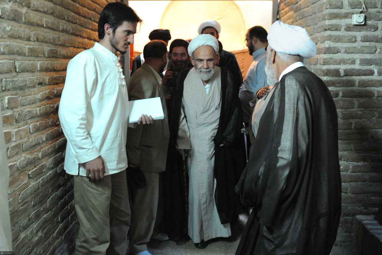 تلاش گسترده آیت الله مجتبی تهرانی در راه استواری مرجعیت حضرت امام