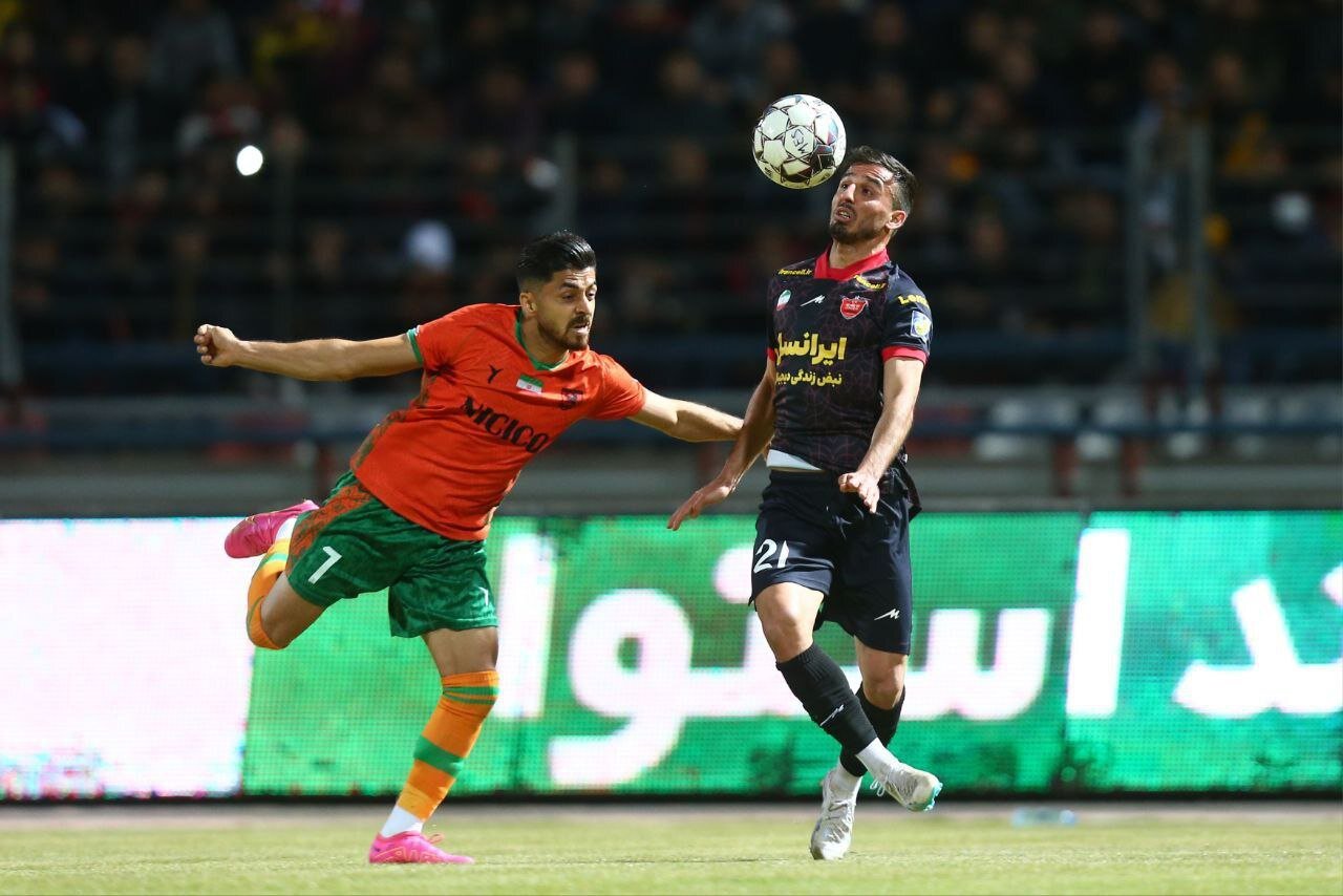 بازی تیم فوتبال پرسپولیس و مس رفسنجان