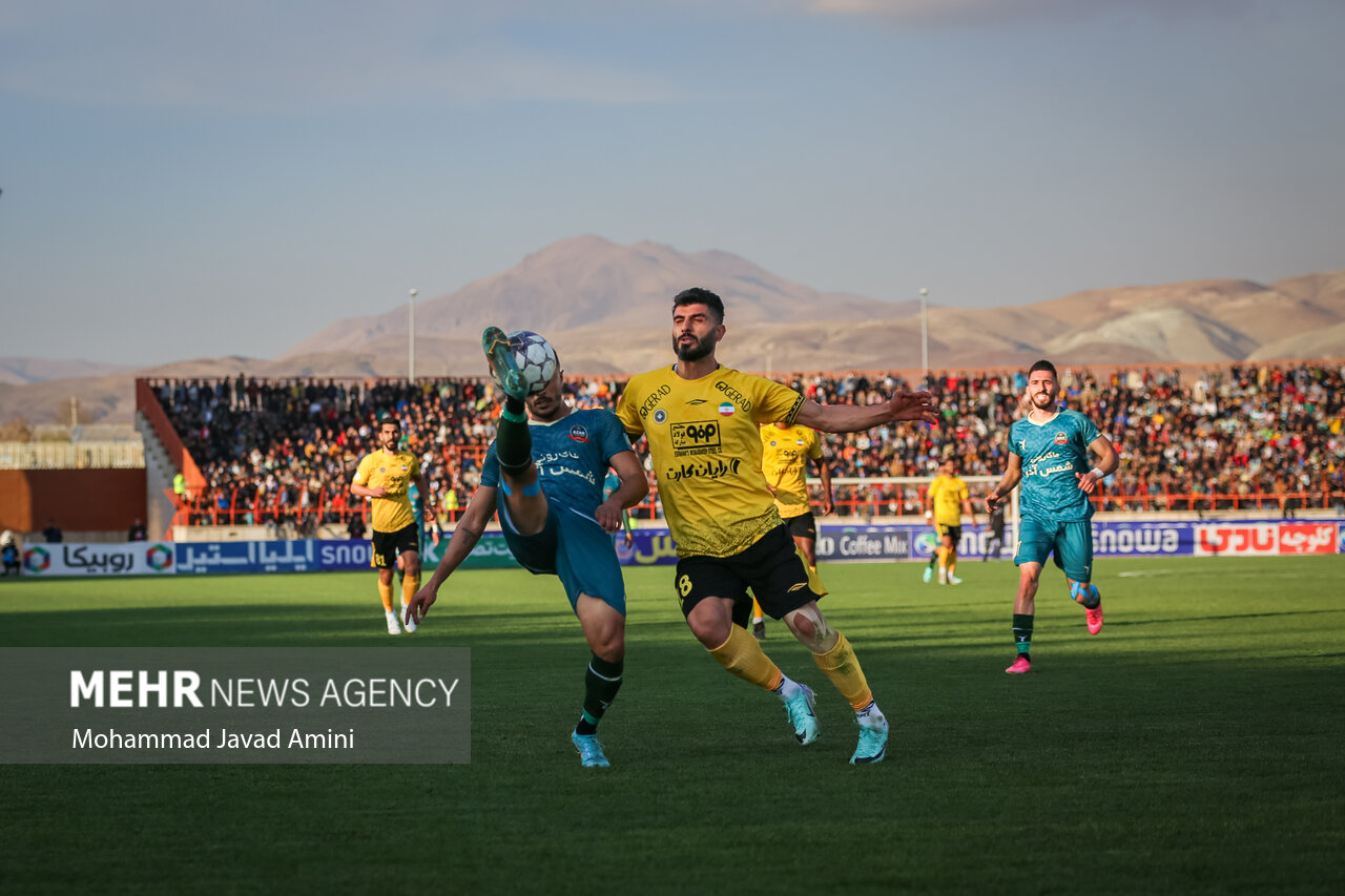 سه مدعی روی لبه تیغ/ استقلال و پرسپولیس حذف میشوند یا سپاهان؟