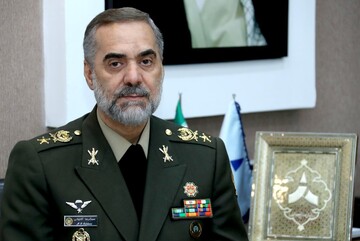 وزير الدفاع الإيراني يهنئ نظرائه بحلول عام 2024 الميلادي