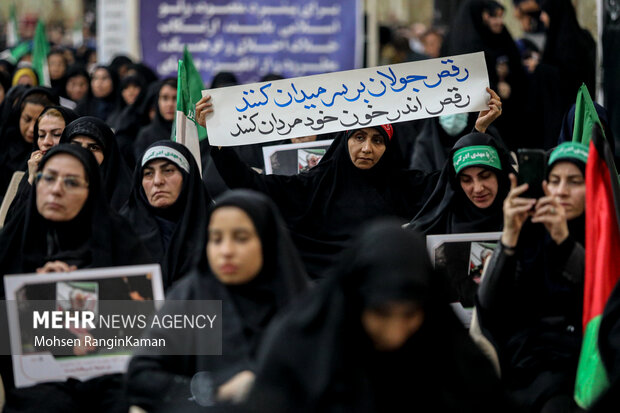 اجتماع بزرگ کارگران، در مسیر حاج قاسم با حضور سید صولت مرتضوی وزیر تعاون، کار و رفاه اجتماعی و سردار حسن حسن‌زاده فرمانده سپاه محمد رسول الله (ص) تهران در حرم مطهر امام خمینی (ره) برگزار شد