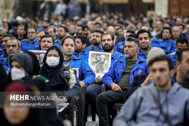 اجتماع بزرگ کارگران، در مسیر حاج قاسم با حضور سید صولت مرتضوی وزیر تعاون، کار و رفاه اجتماعی و سردار حسن حسن‌زاده فرمانده سپاه محمد رسول الله (ص) تهران در حرم مطهر امام خمینی (ره) برگزار شد