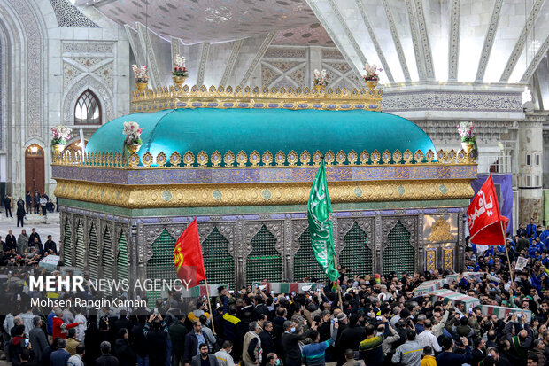 پیکر مطهر ۱۸ شهید گمنام در مراسم  اجتماع بزرگ کارگران، در مسیر حاج قاسم تشییع شد