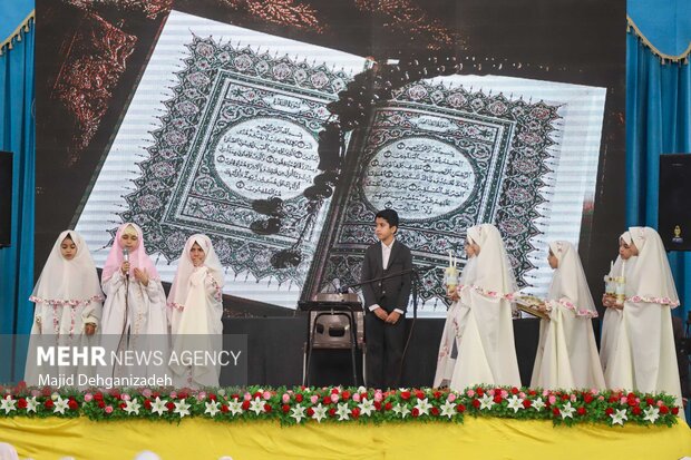 <a href='https://sayeb.ir/tag/%d8%ac%d8%b4%d9%86-%d8%aa%da%a9%d9%84%db%8c%d9%81'></div>جشن تکلیف</a> ۲ هزار نفری دختران <a href='https://sayeb.ir/tag/%db%8c%d8%b2%d8%af'>یزد</a>ی