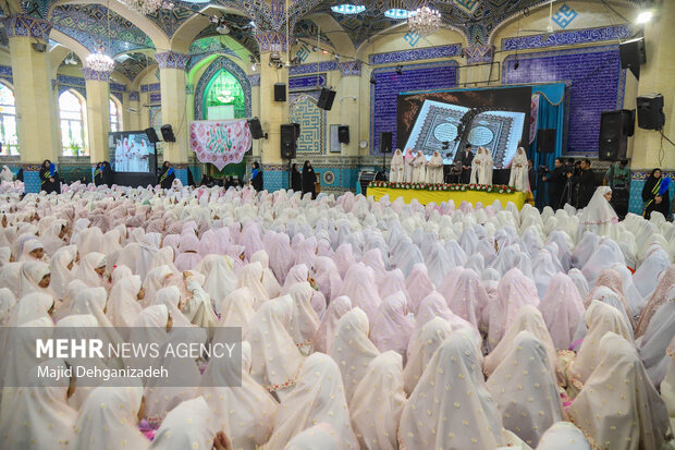 <a href='https://sayeb.ir/tag/%d8%ac%d8%b4%d9%86-%d8%aa%da%a9%d9%84%db%8c%d9%81'></div>جشن تکلیف</a> ۲ هزار نفری دختران <a href='https://sayeb.ir/tag/%db%8c%d8%b2%d8%af'>یزد</a>ی