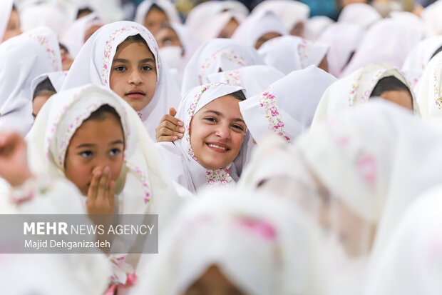 <a href='https://sayeb.ir/tag/%d8%ac%d8%b4%d9%86-%d8%aa%da%a9%d9%84%db%8c%d9%81'></div>جشن تکلیف</a> ۲ هزار نفری دختران <a href='https://sayeb.ir/tag/%db%8c%d8%b2%d8%af'>یزد</a>ی