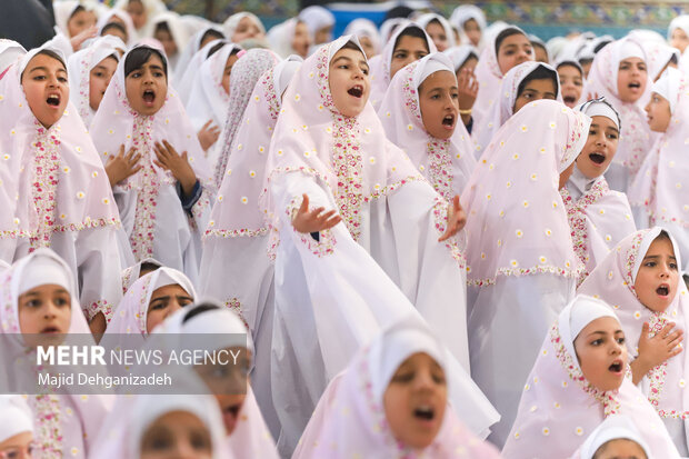 <a href='https://sayeb.ir/tag/%d8%ac%d8%b4%d9%86-%d8%aa%da%a9%d9%84%db%8c%d9%81'></div>جشن تکلیف</a> ۲ هزار نفری دختران <a href='https://sayeb.ir/tag/%db%8c%d8%b2%d8%af'>یزد</a>ی