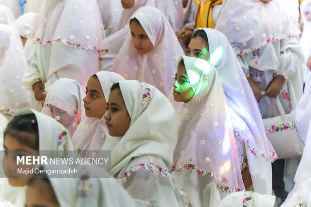 <a href='https://sayeb.ir/tag/%d8%ac%d8%b4%d9%86-%d8%aa%da%a9%d9%84%db%8c%d9%81'></div>جشن تکلیف</a> ۲ هزار نفری دختران <a href='https://sayeb.ir/tag/%db%8c%d8%b2%d8%af'>یزد</a>ی