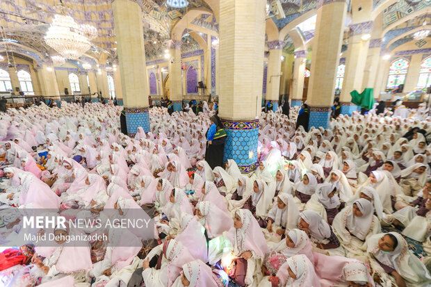 <a href='https://sayeb.ir/tag/%d8%ac%d8%b4%d9%86-%d8%aa%da%a9%d9%84%db%8c%d9%81'></div>جشن تکلیف</a> ۲ هزار نفری دختران <a href='https://sayeb.ir/tag/%db%8c%d8%b2%d8%af'>یزد</a>ی