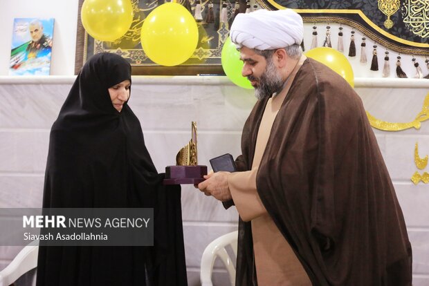 نشان فاطمه (س) در دست مادران مازنی/ همه چیز به برکت روضه است