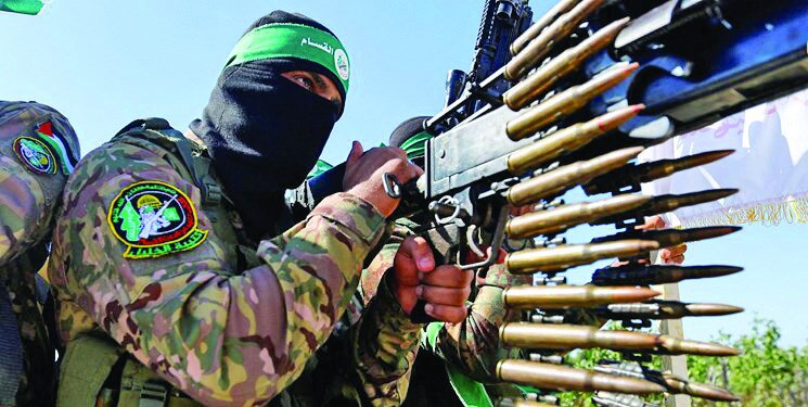 Israeli troops withdraw under Palestinian fire