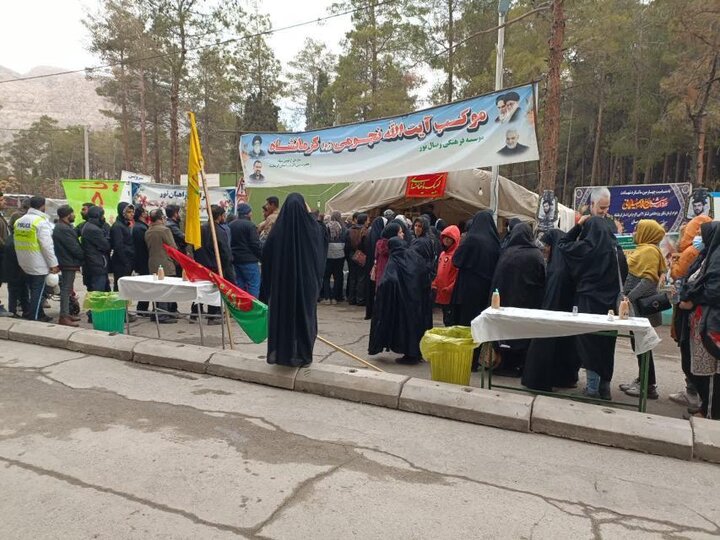 خدمترسانی موکب آیتالله نجومی(ره) کرمانشاه در گلزار شهدای کرمان خدمترسانی موکب آیتالله نجومی(ره) کرمانشاه در گلزار شهدای کرمان