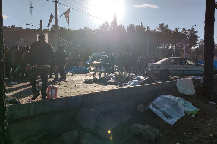 اولین تصاویر از محل انفجار در مسیر منتهی به گلزار شهدای کرمان