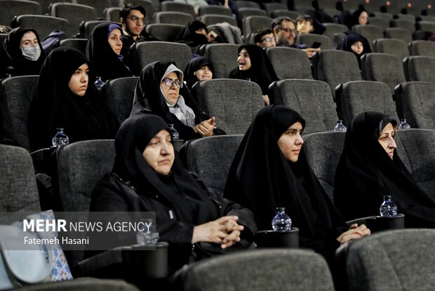 آیین رونمایی و نخستین اکران مستند داستان بارانی