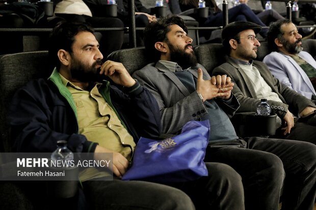 آیین رونمایی و نخستین اکران مستند داستان بارانی