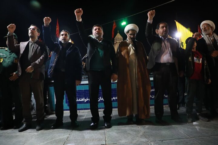 مردم و مسوولان یزد جنایت تروریستی در کرمان را محکوم کردند مردم و مسوولان یزد جنایت تروریستی در کرمان را محکوم کردند