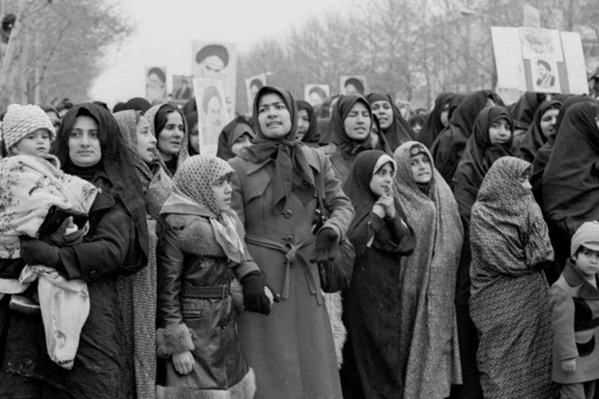 نقش زنان در پیروزی انقلاب اسلامی/انقلاب اسلامی به زنان هویت داد