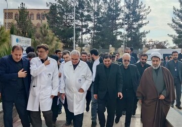 عیادت «مخبر» از مجروحان حادثه تروریستی کرمان در بیمارستان باهنر