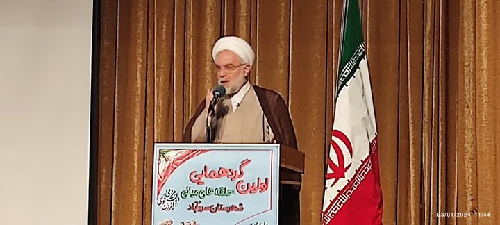 حلقههای میانی نهضت خدمترسانی به مردم را سرلوحه کار خود بدانند