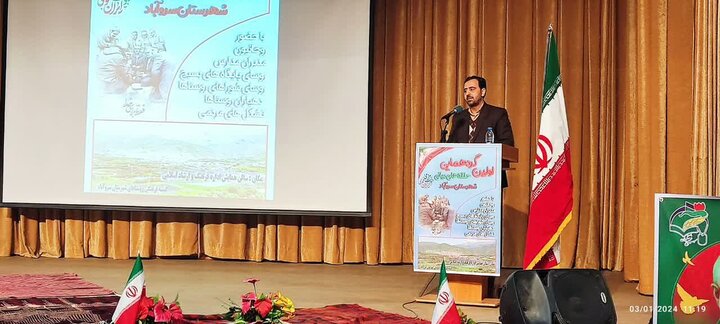 حلقههای میانی نهضت خدمترسانی به مردم را سرلوحه کار خود بدانند