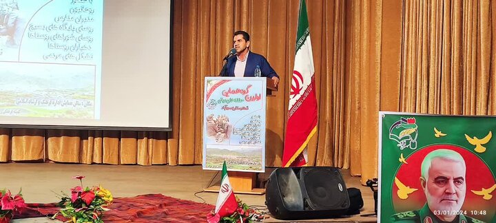 حلقههای میانی نهضت خدمترسانی به مردم را سرلوحه کار خود بدانند