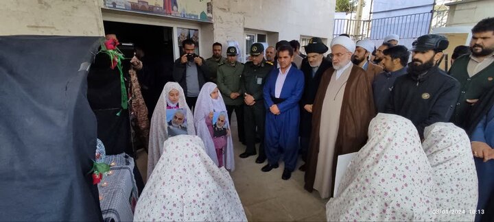 حلقههای میانی نهضت خدمترسانی به مردم را سرلوحه کار خود بدانند