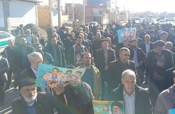 راهپیمایی مردم اردستان در محکومیت حادثه تروریستی کرمان