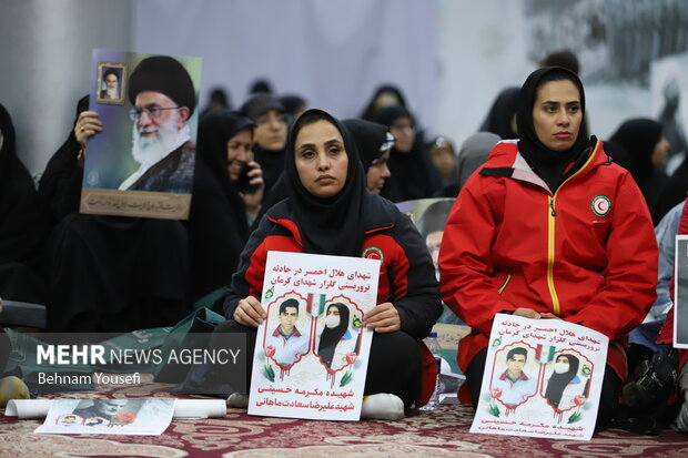 اجتماع بزرگ مردم اراک در محکومیت حادثه تروریستی کرمان